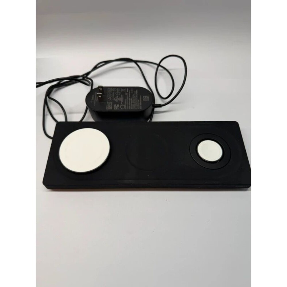 Belkin 3-in-1 MagSafe Wireless Charger – Flat Lay